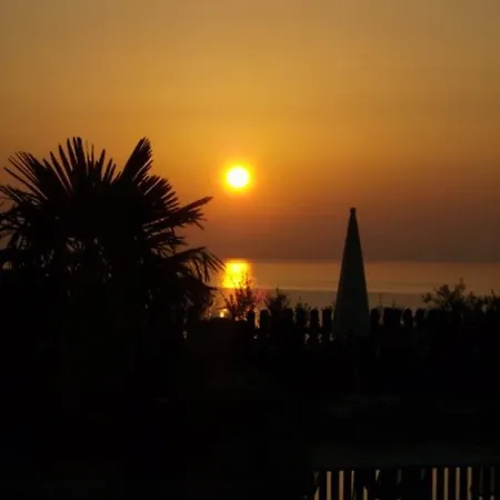 Aparthotel Ariadne 2*